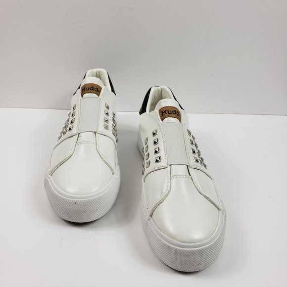 MUDD WOMEN BEYLEY WHITE W/METAL STUDS SIZE 8 - Picture 4 of 10